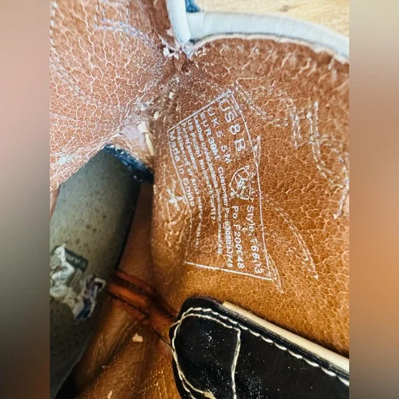 Ariat Women's Black Western
Patent Leather Boots Style
16803 - Size 8B - Picture 3 of 12